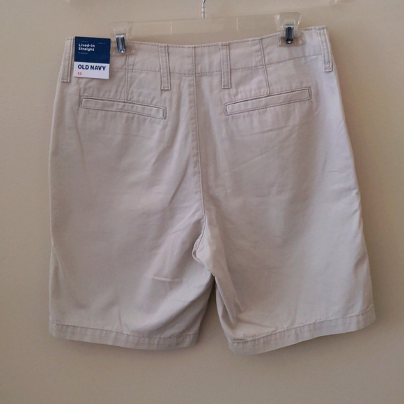 New Old Navy Lived In 9" Shorts - Size 32 - Picture 4 of 4